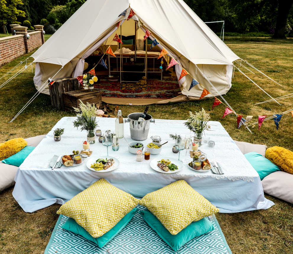 Glamping picnic table